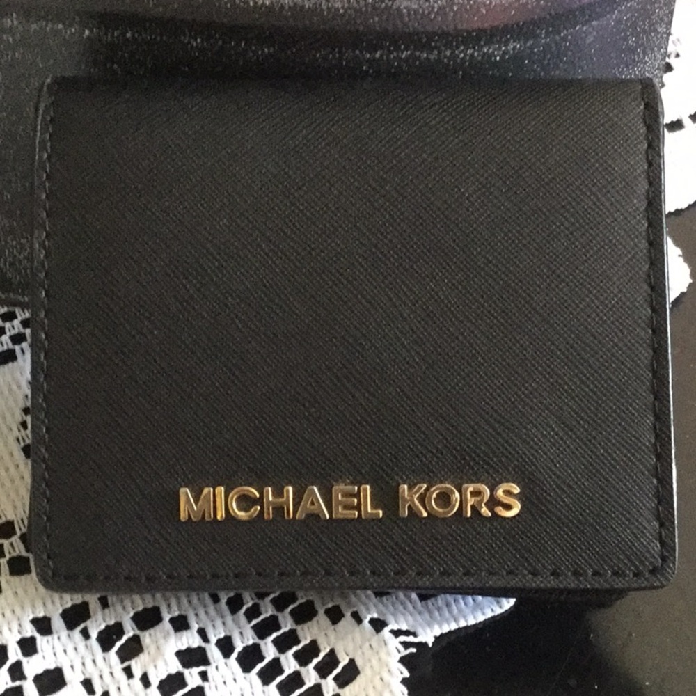 Small black leather Michael Kors wallet